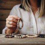 bracelet pierre naturelle : le guide ultime pour choisir votre allié spirituel